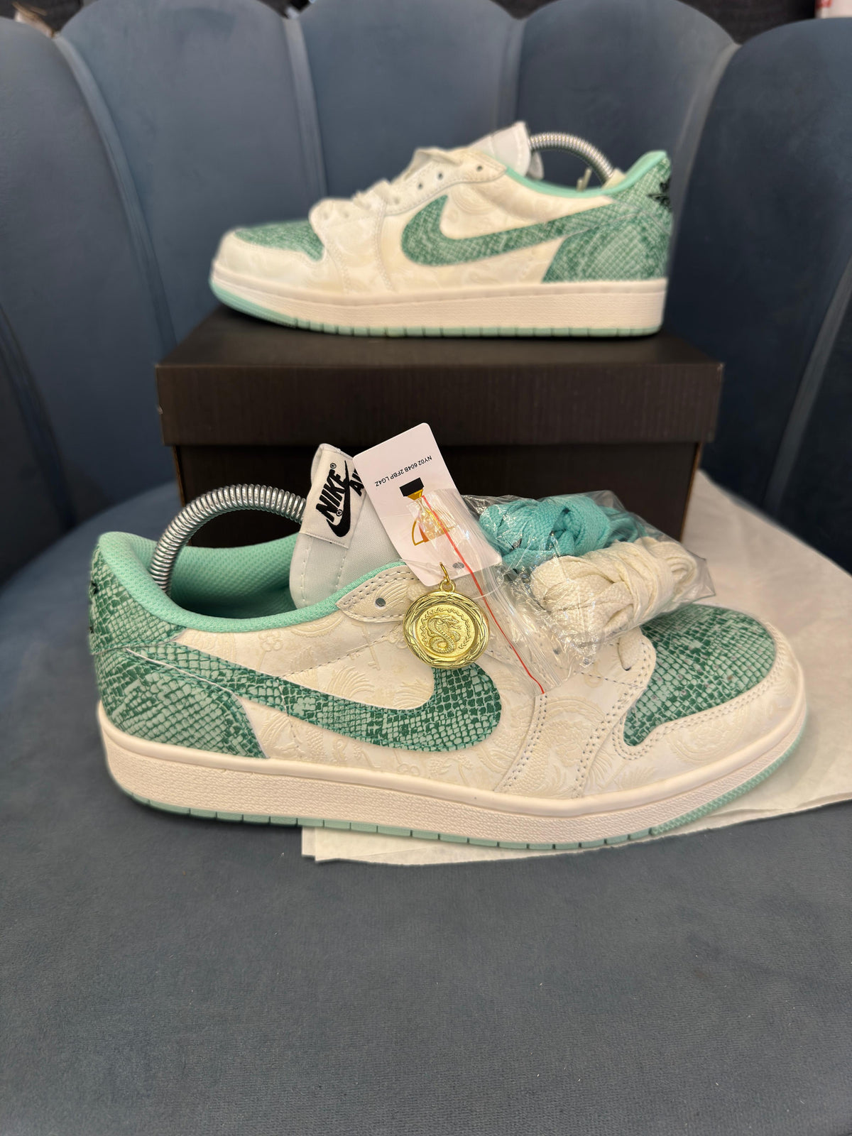 NIKE SB DUNK YEAR OF SNAKE 2025 U.A
