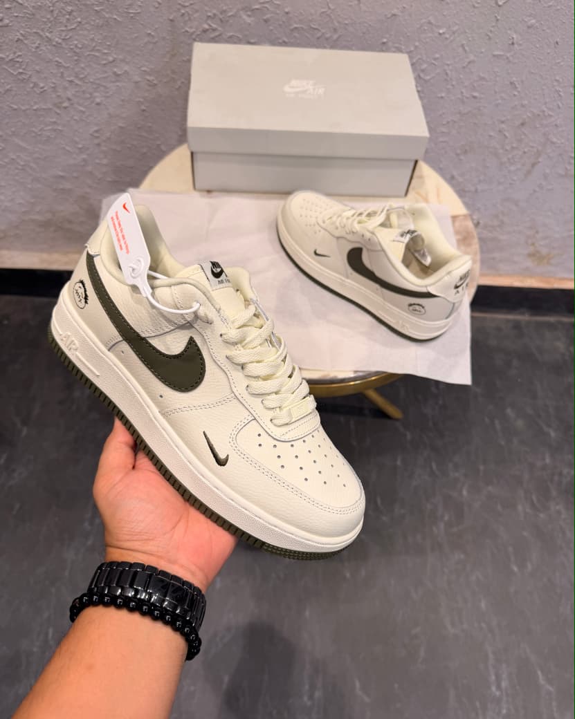 NIKE AIRFORCE ONE KAWS LDT EDTN