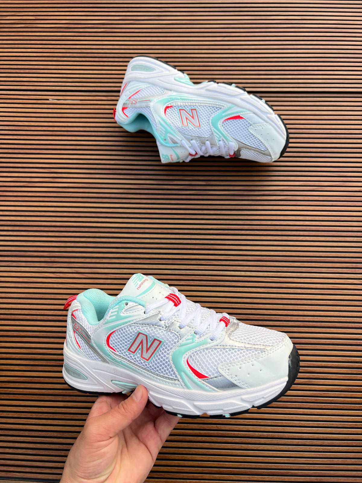 NEW BALANCE 530 SNEAKERS