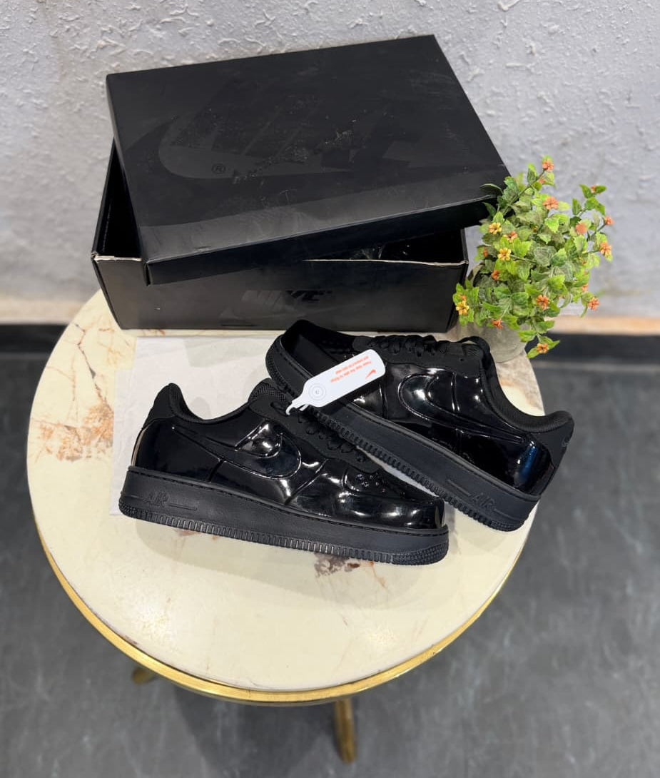NIKE AIRFORCE ONE PATENT TRIPPLE BLACK 2026