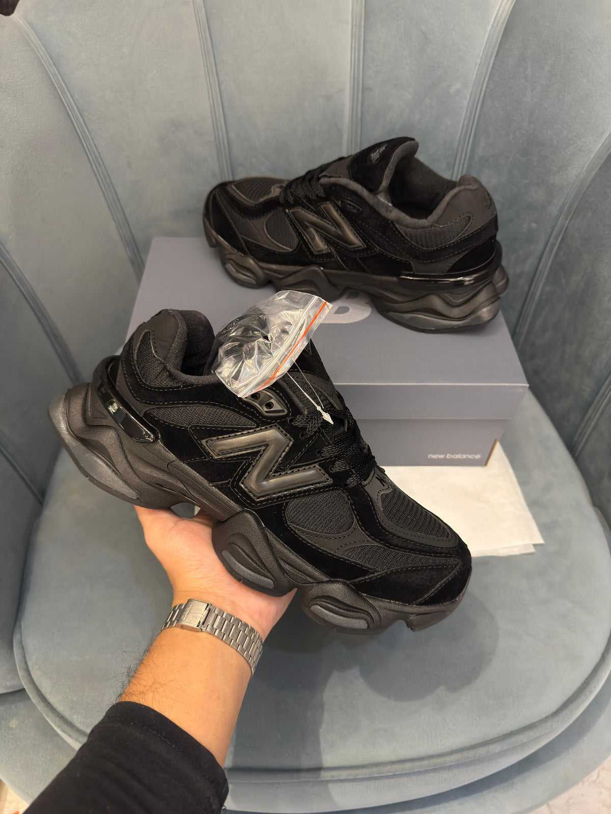 NEW BALANCE 9060 TRIPLE BLACK