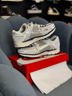 NIKE VOMERO 5 PHOTON DUST