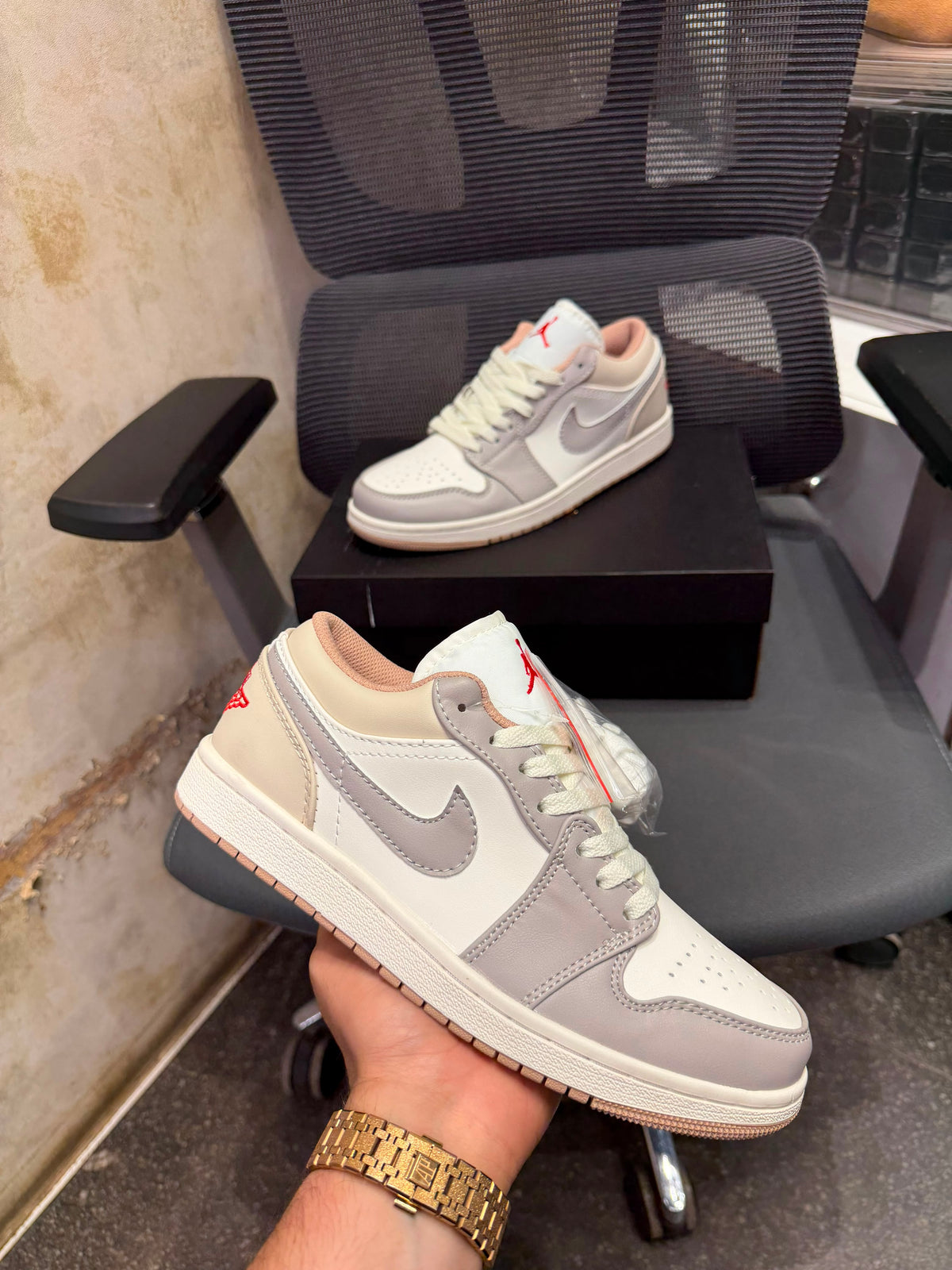 NIKE AIR JORDAN 1 LOW  SAIL COLLEGE GREY RATTAN