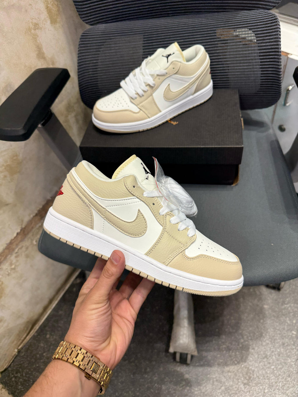 NIKE AIR JORDAN 1 LOW SE SAIL RATTAN UNIVERSITY RED