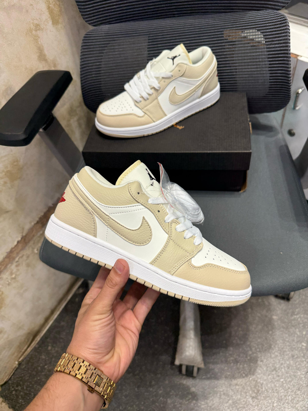 NIKE AIR JORDAN 1 LOW SE SAIL RATTAN UNIVERSITY RED
