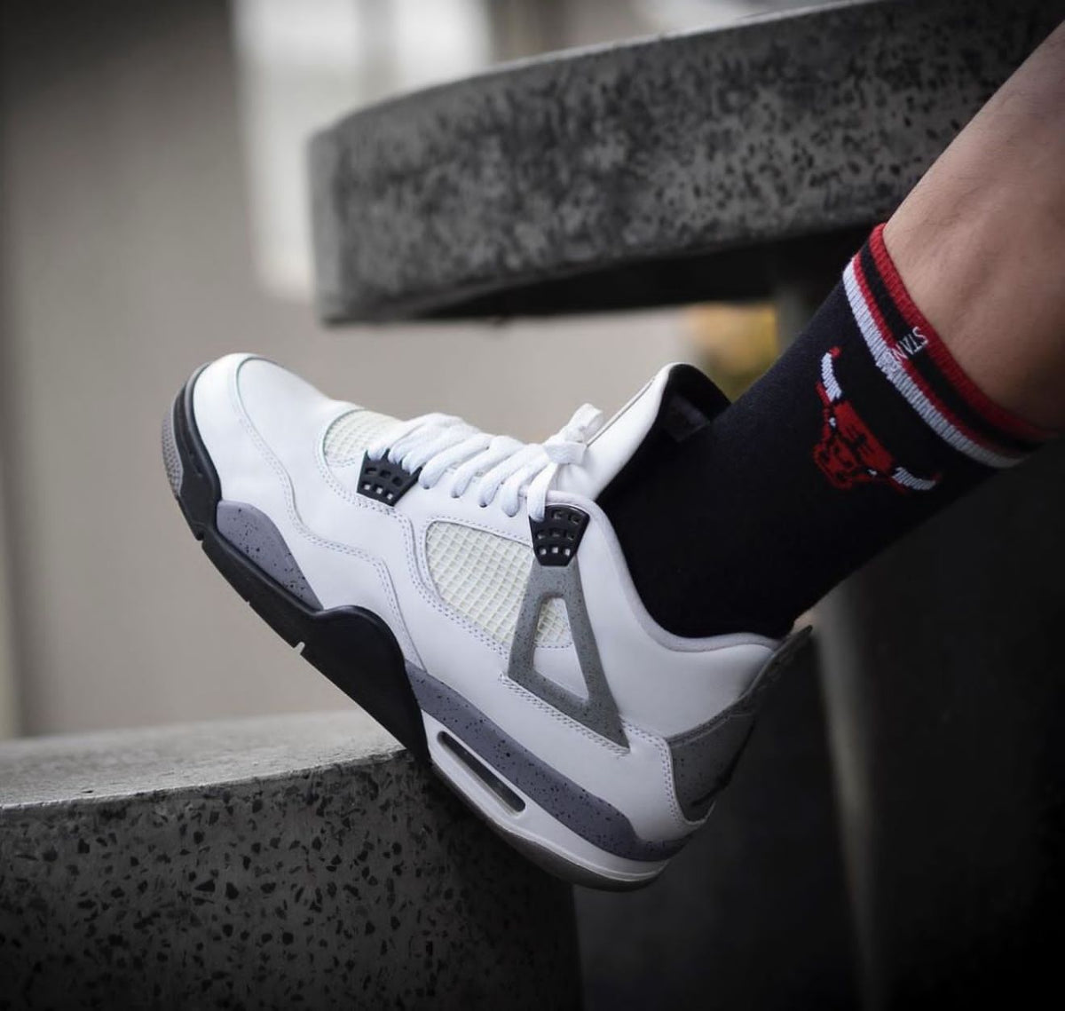 AIR JORDAN RETRO 4 WHITE CEMENT U.A