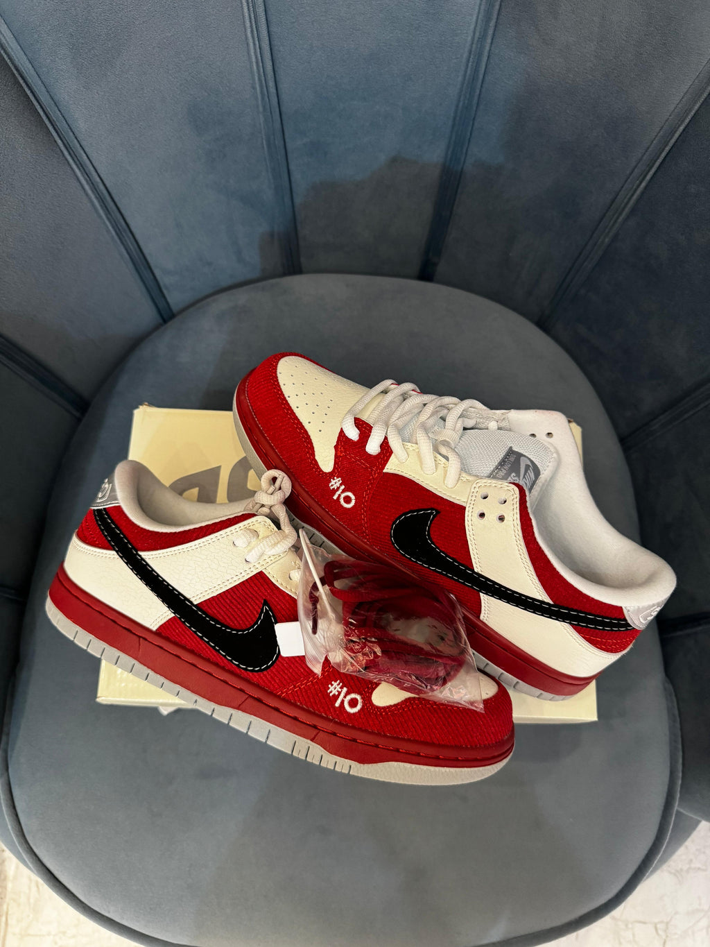 NIKE SB DUNK SKATEBOARD LOW ROLLER DERBY