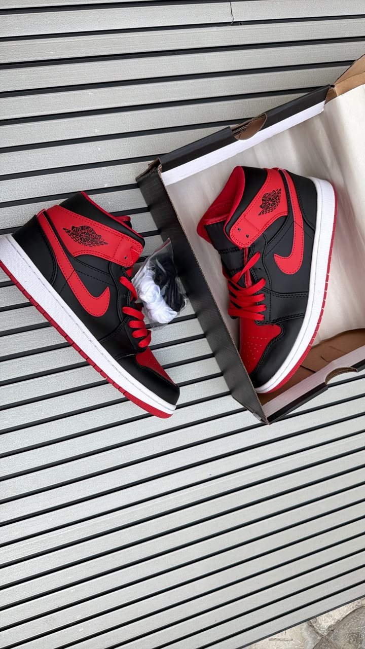 NIKE AIR JORDAN ONE MID ALTERNATE BRED