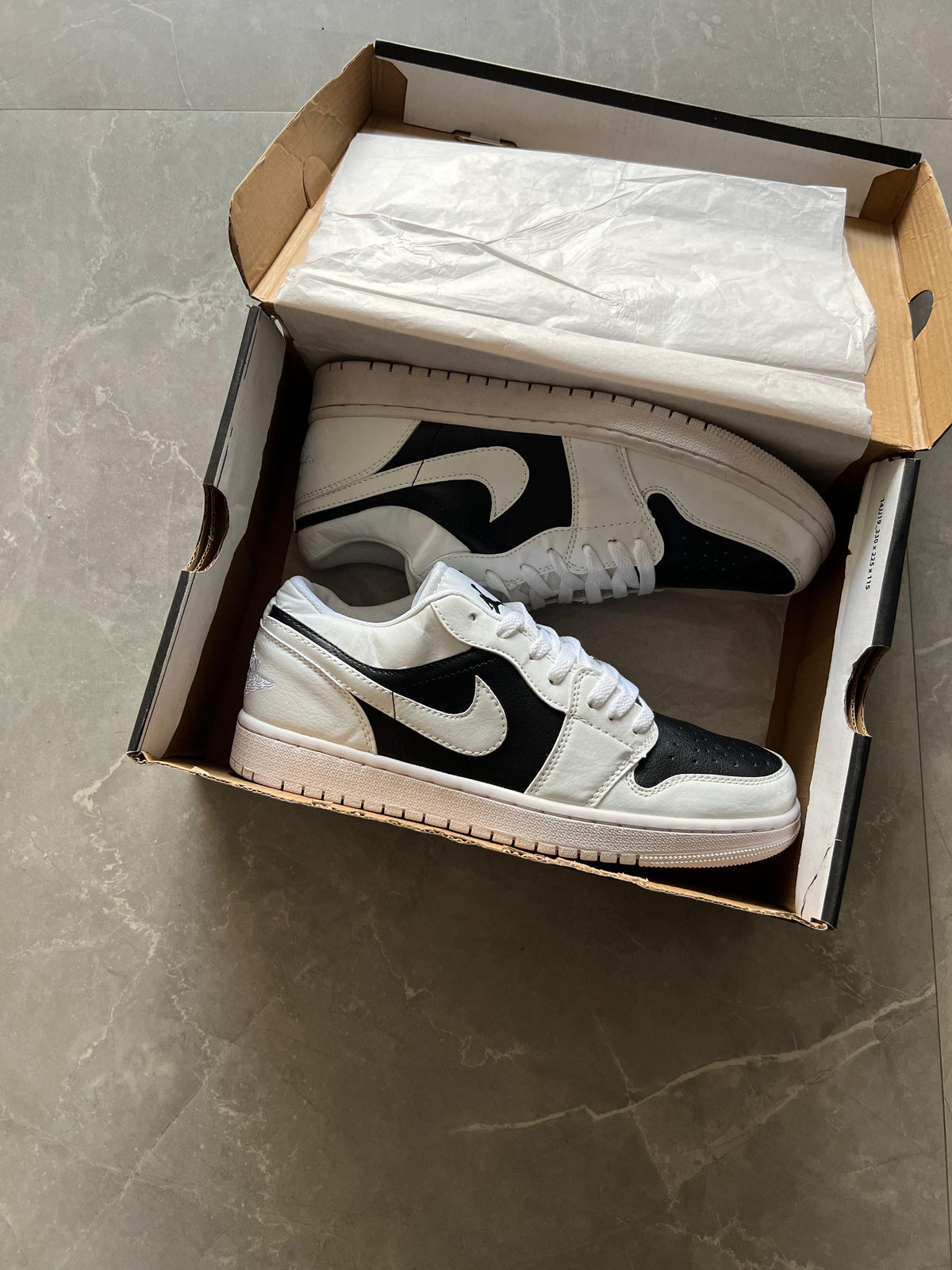 NIKE AIR JORDAN CUT LOW