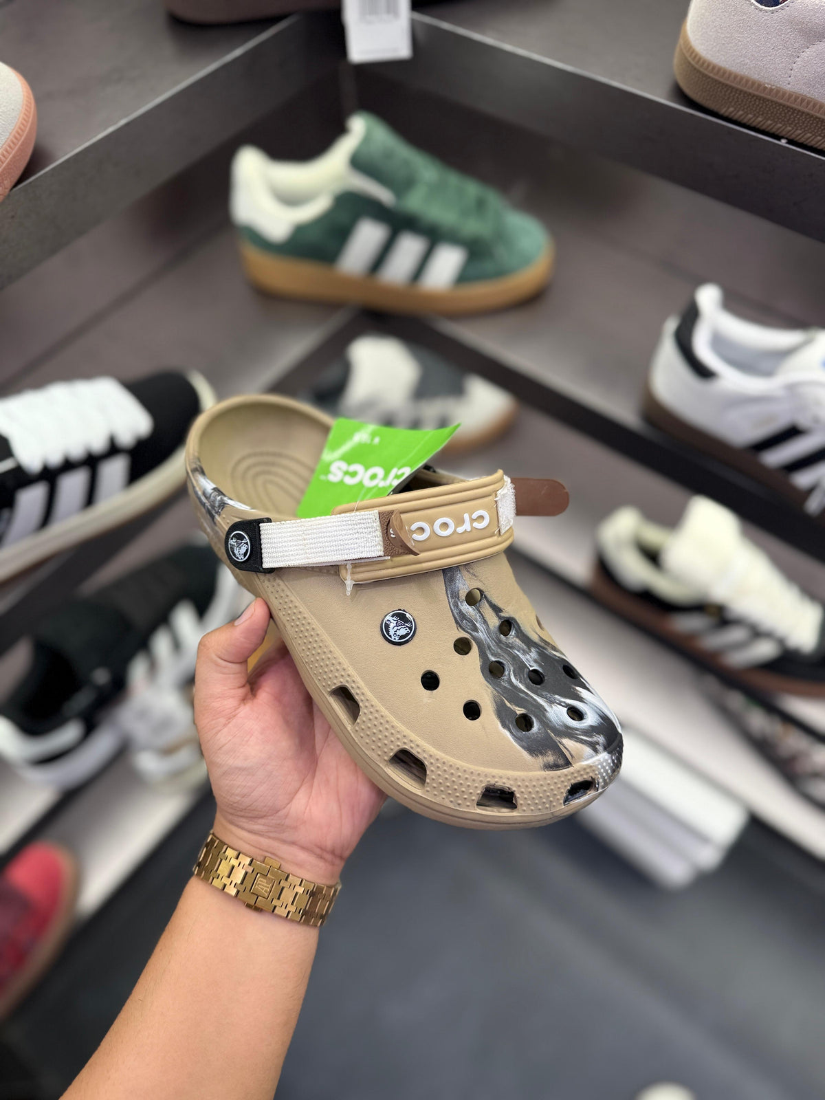 CROCS TIEDIE CLOGS