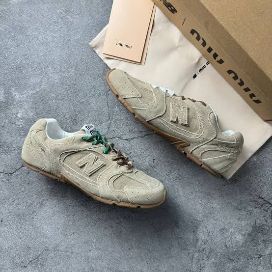 NEW BALANCE 530 X MIU MIU ECRU