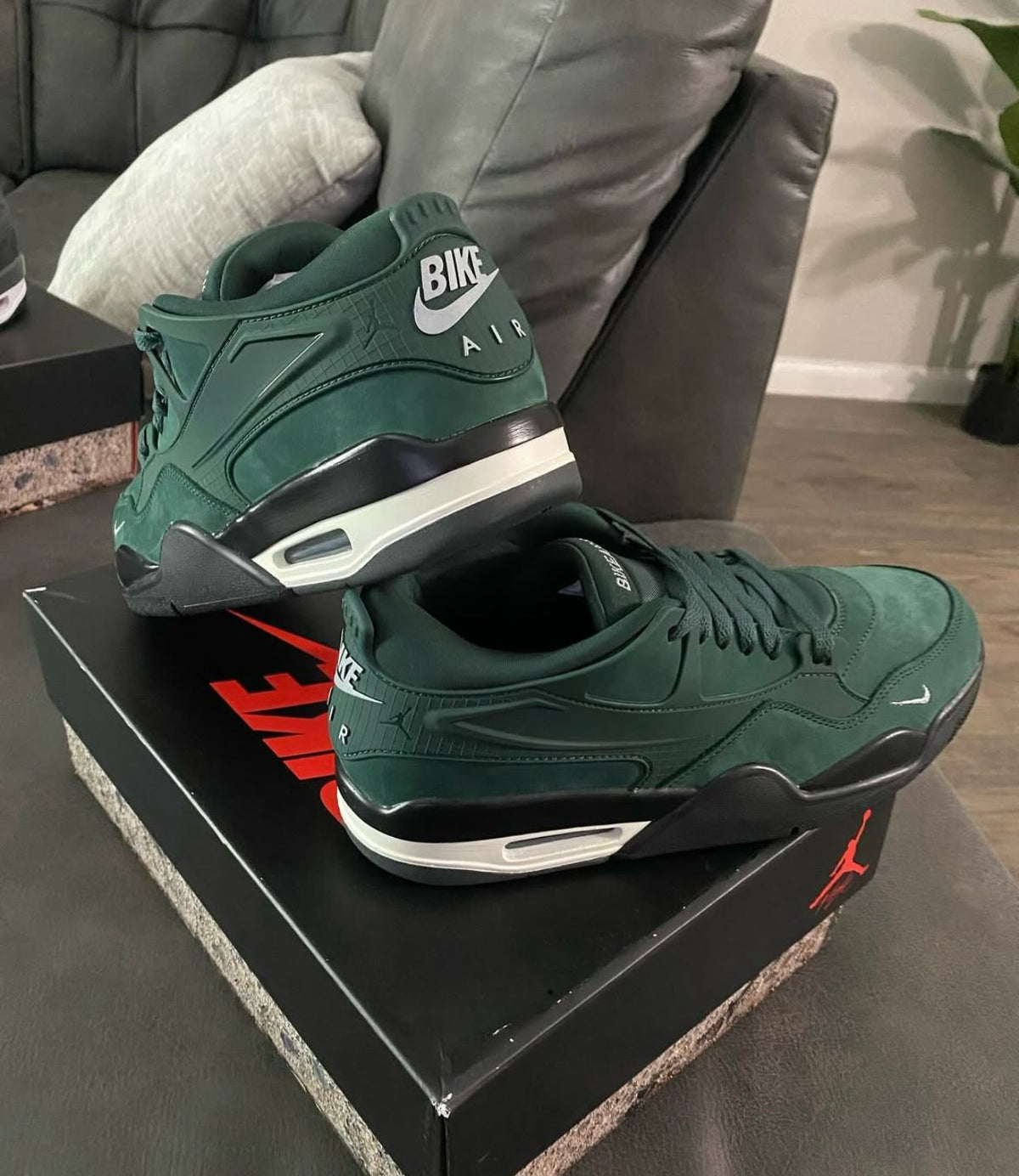 NIKE AIR JORDAN 4  RM NIGEL SYLVESTER FENCE GREEN
