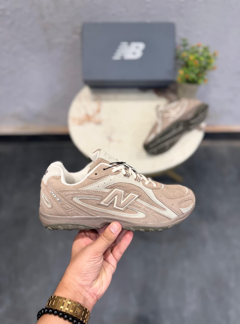 NEW BALANCE 204 MUSHROOM