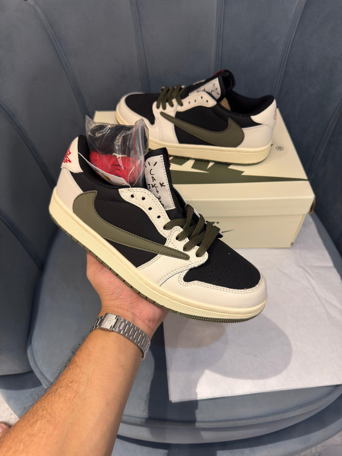 JORDAN TRAVIS SCOTT NOIRE