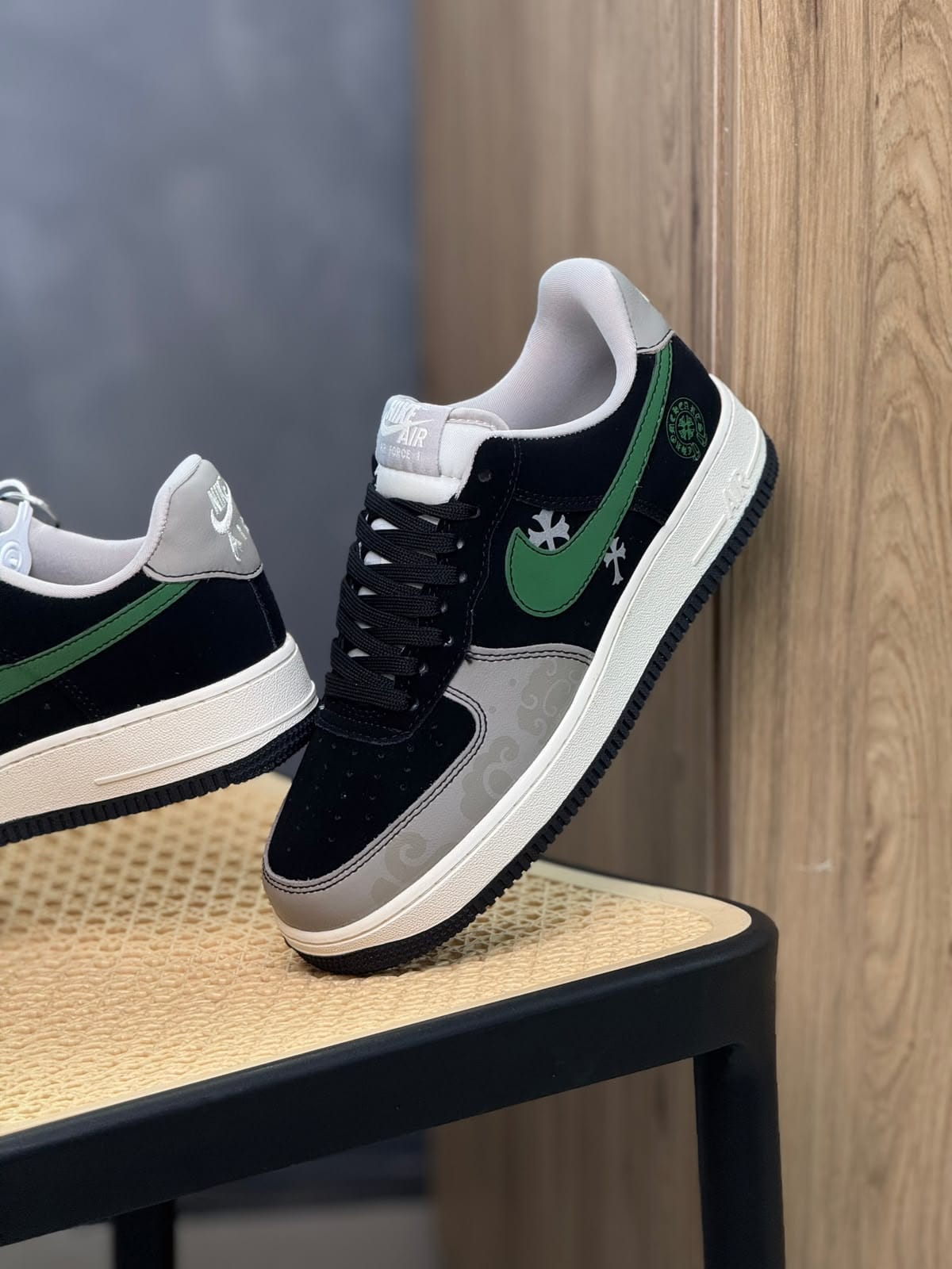 NIKE AIRFORCE ONE X HEART CHROME