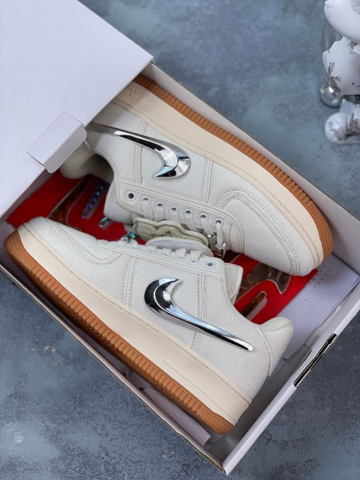 NIKE AIRFORCE 1 LOW X TRAVIS SCOTT SAIL