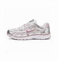 NIKE P 6000 TRAINER METALLIC WINE SWOOSH