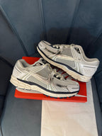 NIKE VOMERO 5 PHOTON DUST