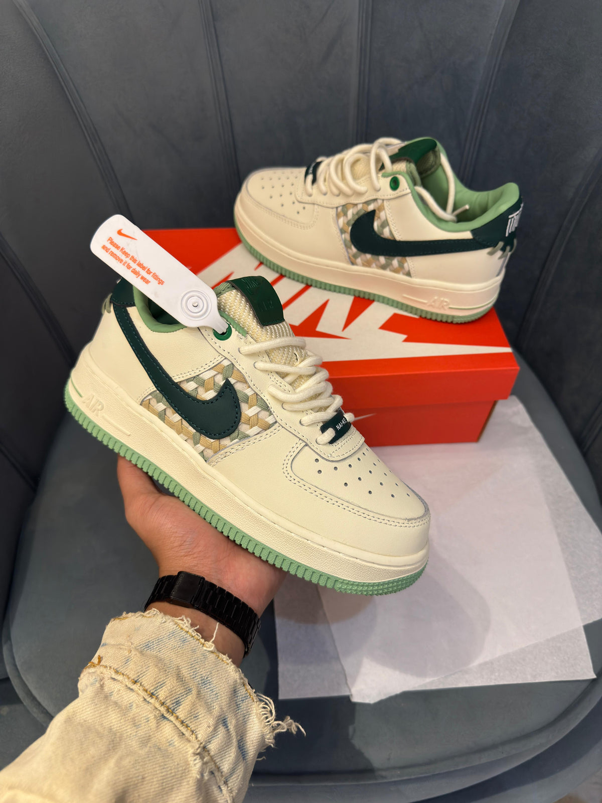 NIKE AIRFORCE ONE NAI-KE