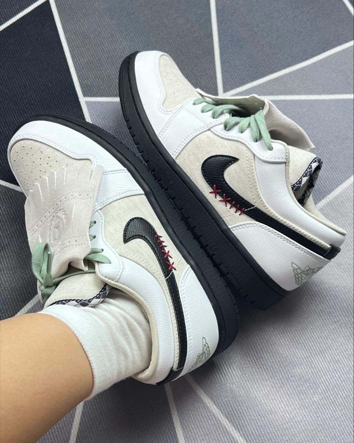 NIKE AIR JORDAN 1 LOW SE GOLF SHROUND LIGHT OREWOOD