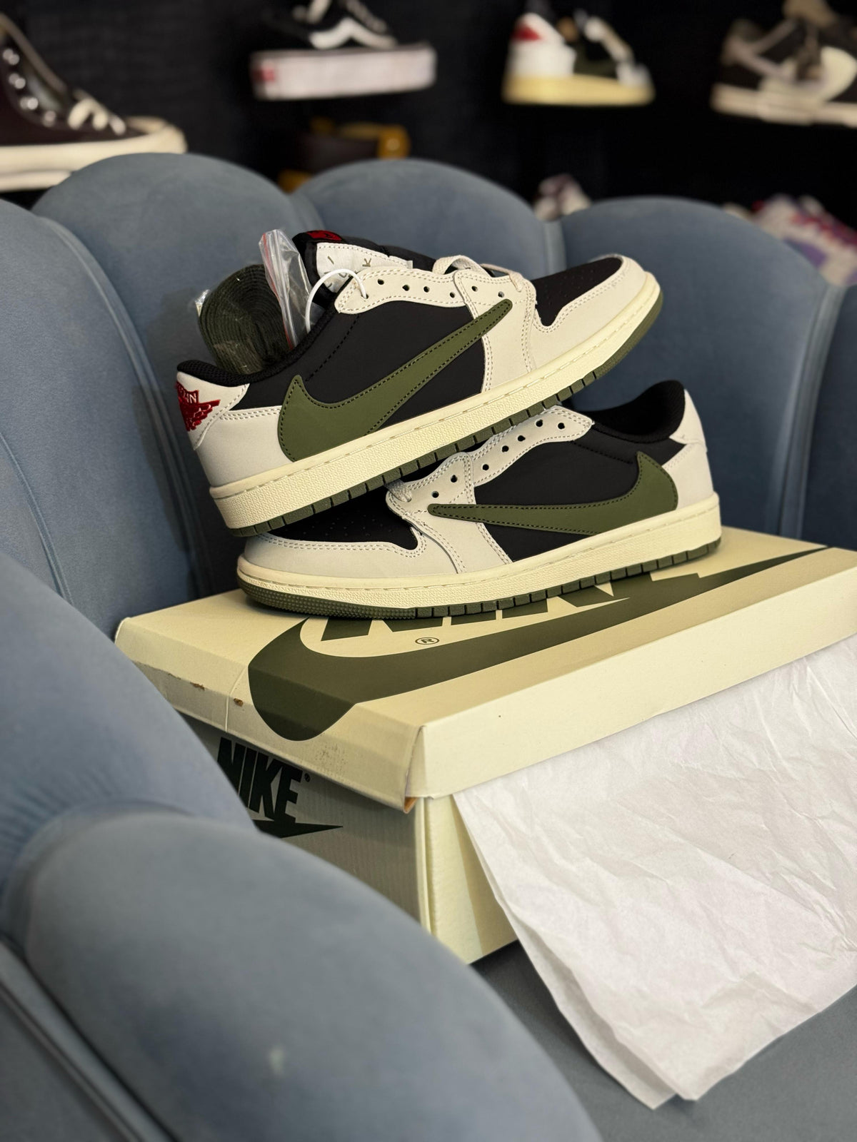 NIKE AIR JORDAN 1 LOW X TRAVIS SCOTT OLIVE