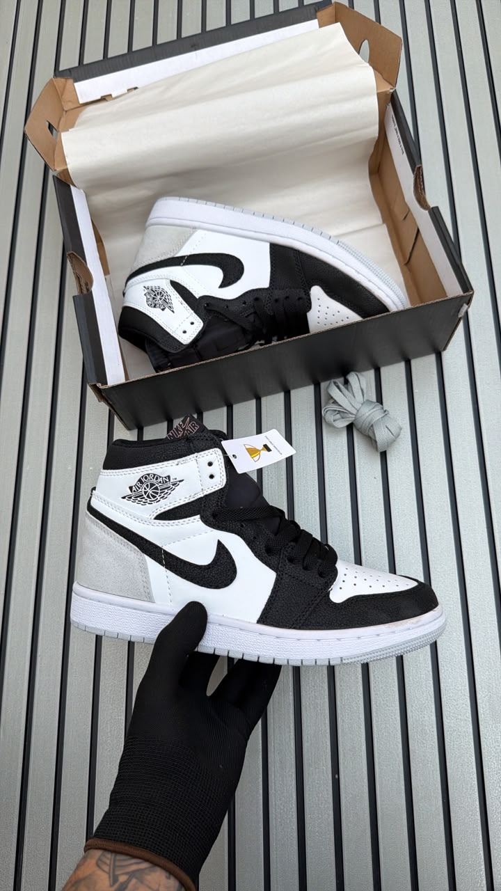 NIKE AIR JORDAN ONE MID LIGHT SMOKE GREY
