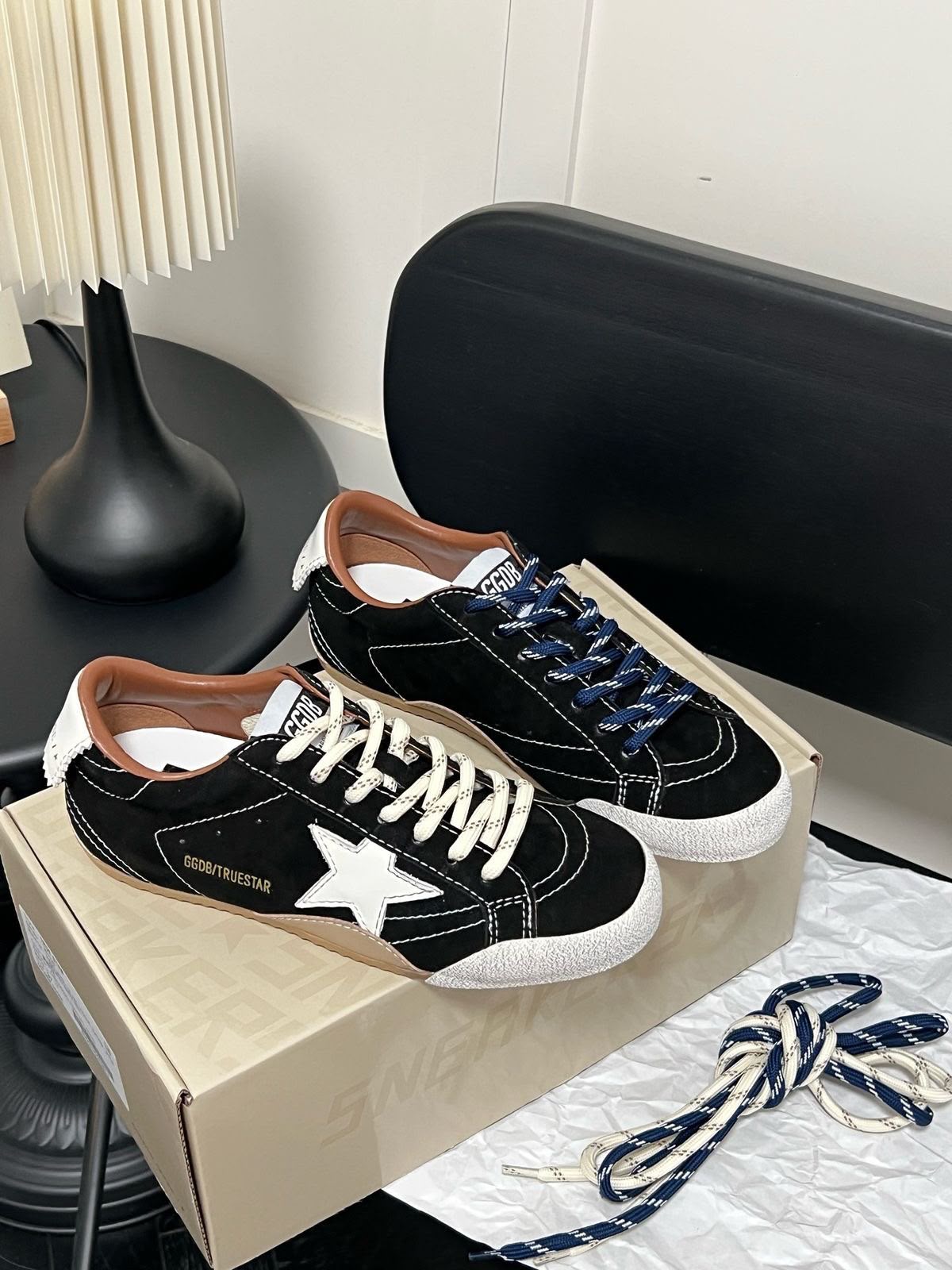 GOLDEN GOOSE TRUE STAR BLACK