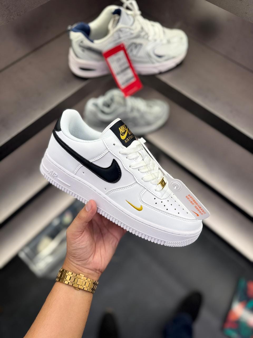 NIKE AIRFORCE ONE WHITE BLACK GOLD