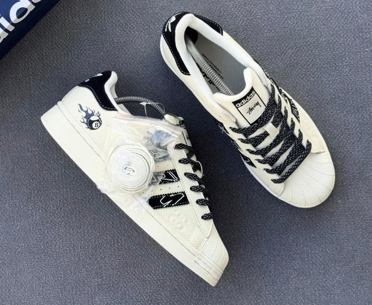 ADIDAS ORIGINALS SUPERSTAR X STUSSY BALL WITH KEYCHAIN