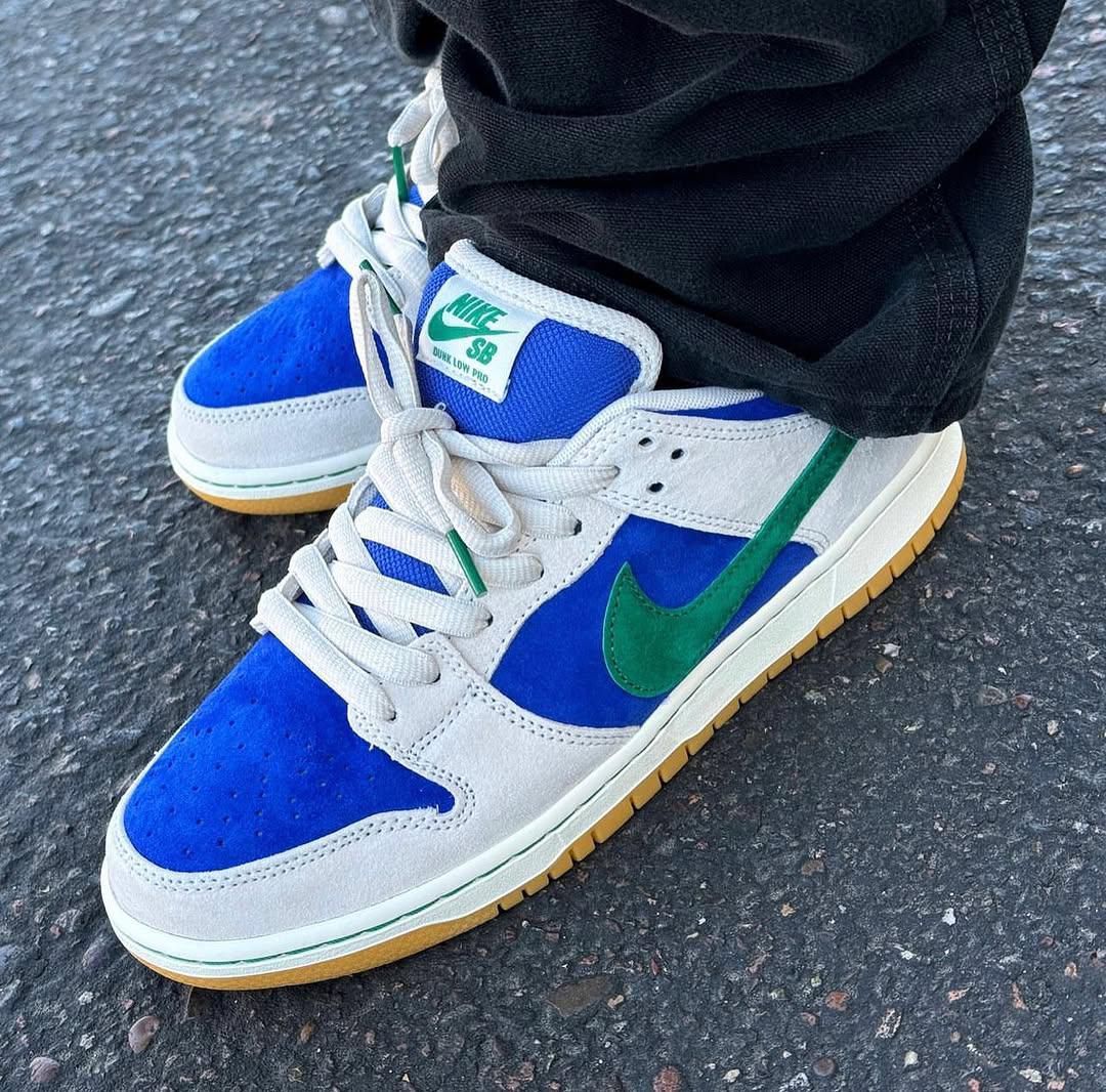 NIKE SB DUNK LOW HYPER ROYAL