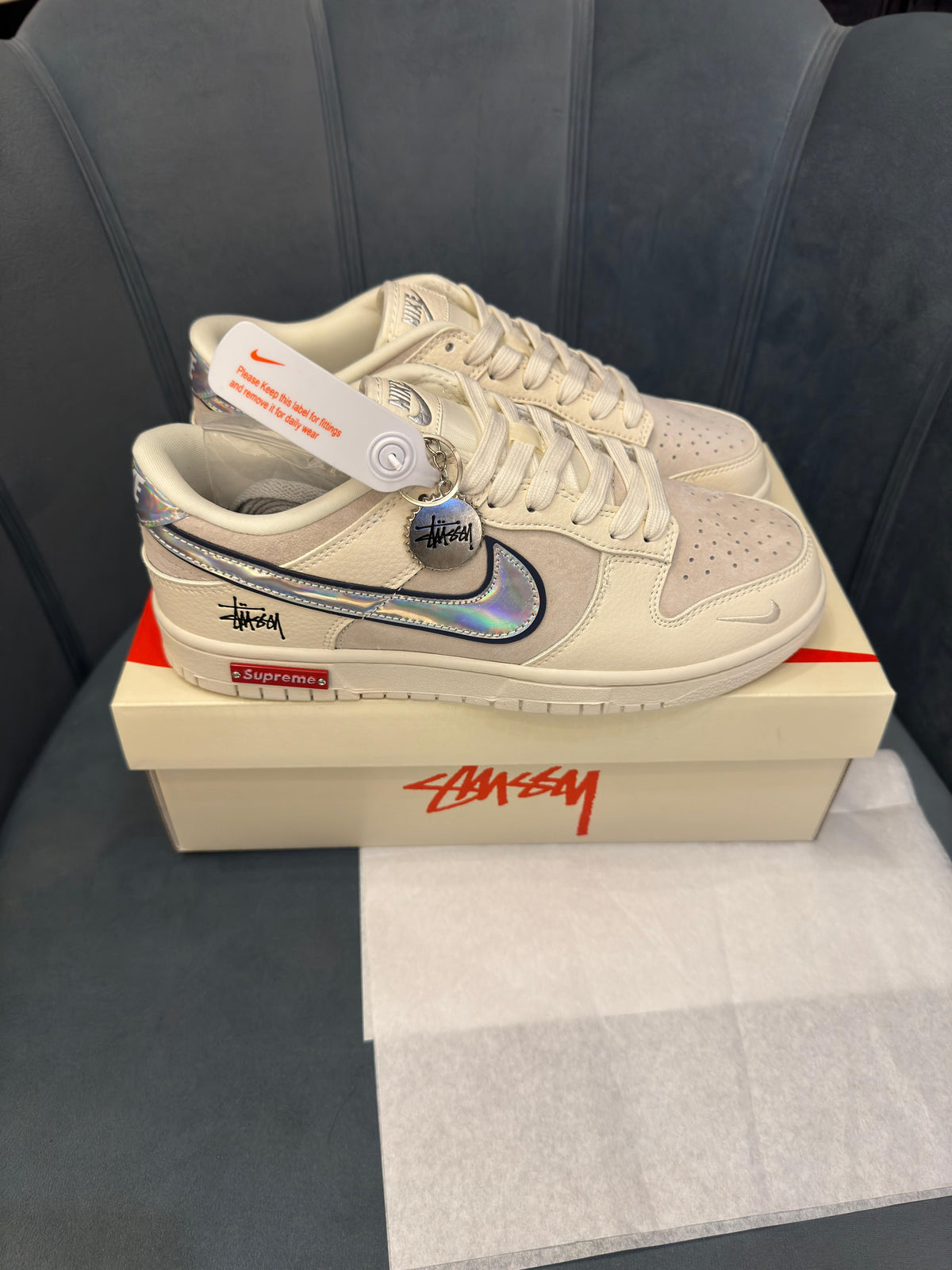 NIKE SB DUNK X SUPREME STUSSY