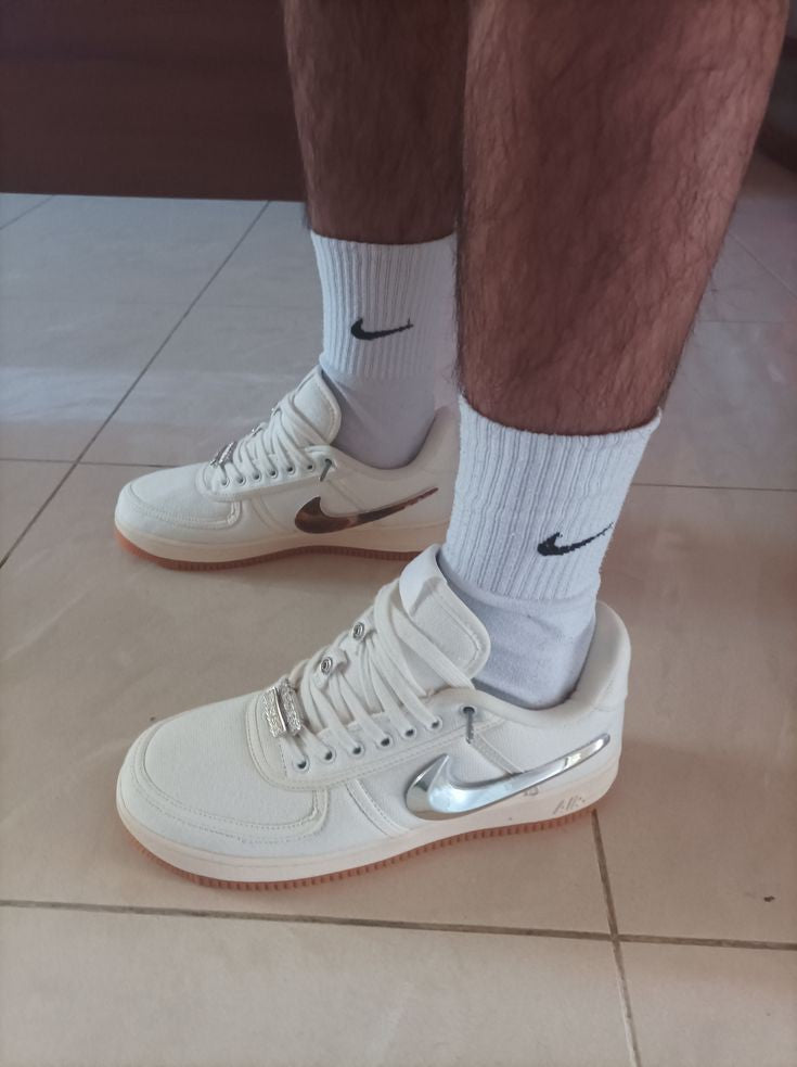 NIKE AIRFORCE 1 LOW X TRAVIS SCOTT SAIL