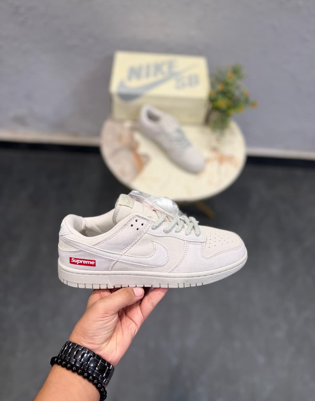 NIKE SB  DUNK SUPREME BEIGE