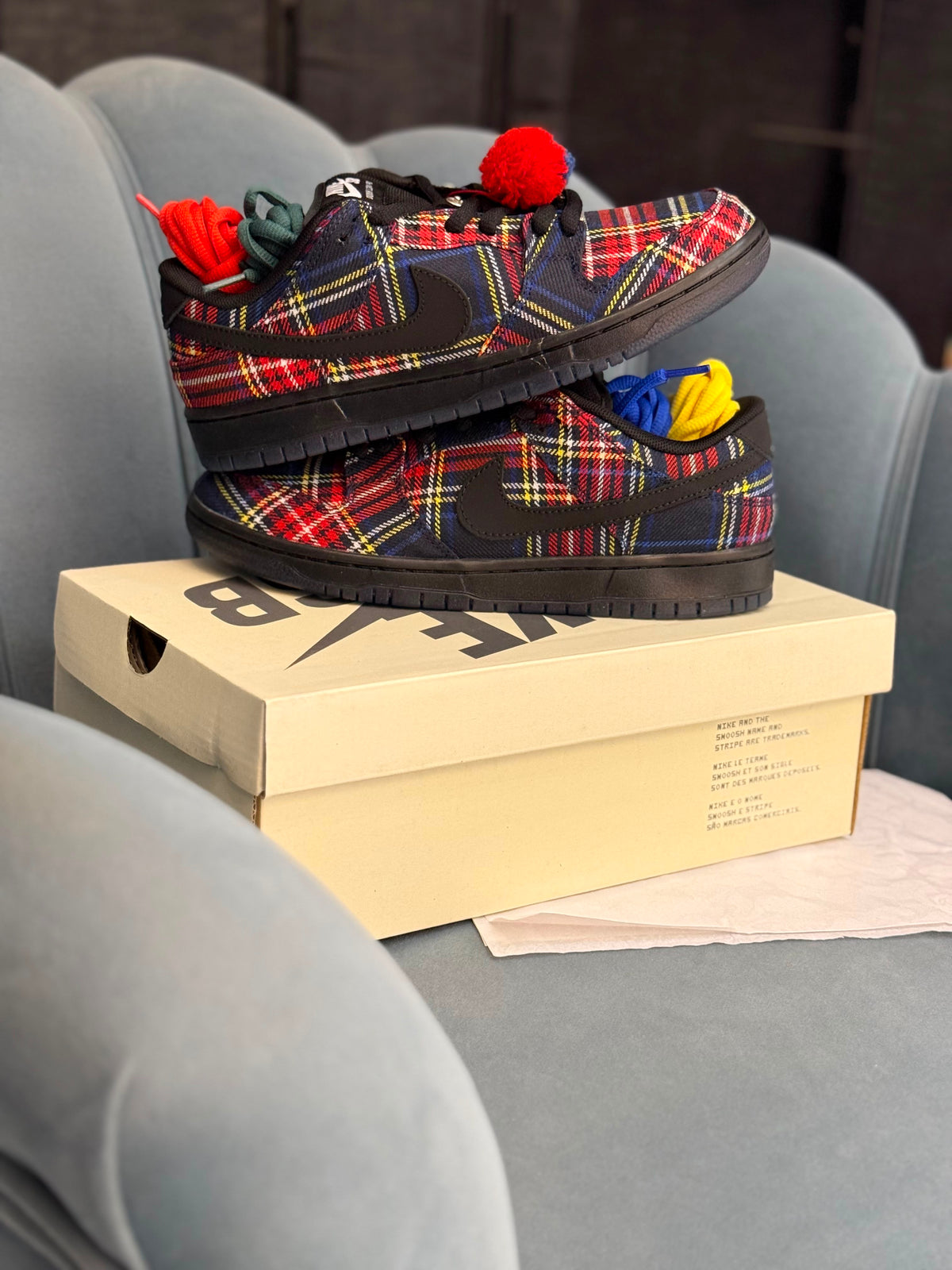 NIKE SB DUNK UNIVERSITY RED AND YELLOW STRIKE