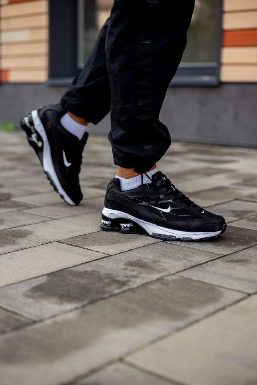 NIKE SHOX SUPREME OREO