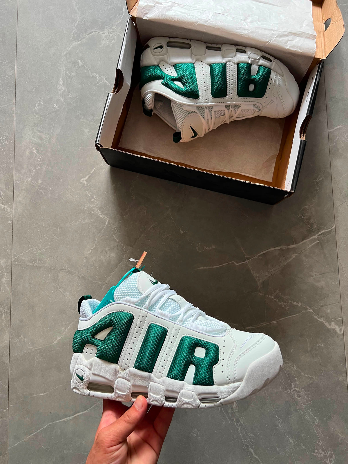 NIKE AIR  UPTEMPO 2026