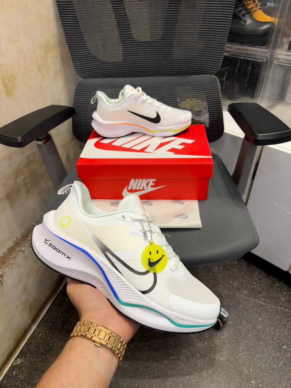 NIKE ZOOM X SMILEY