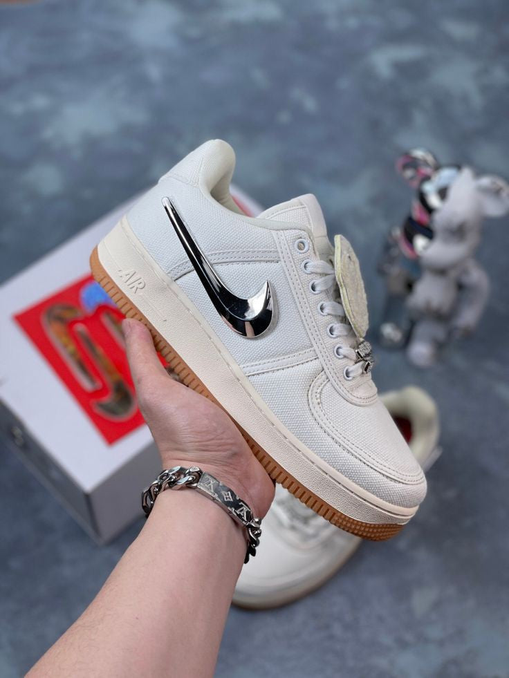 NIKE AIRFORCE 1 LOW X TRAVIS SCOTT SAIL
