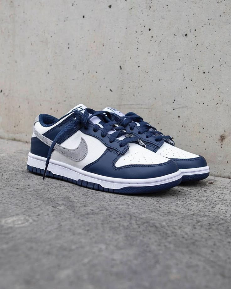 NIKE SB DUNK LOW SUMMIT NAVY
