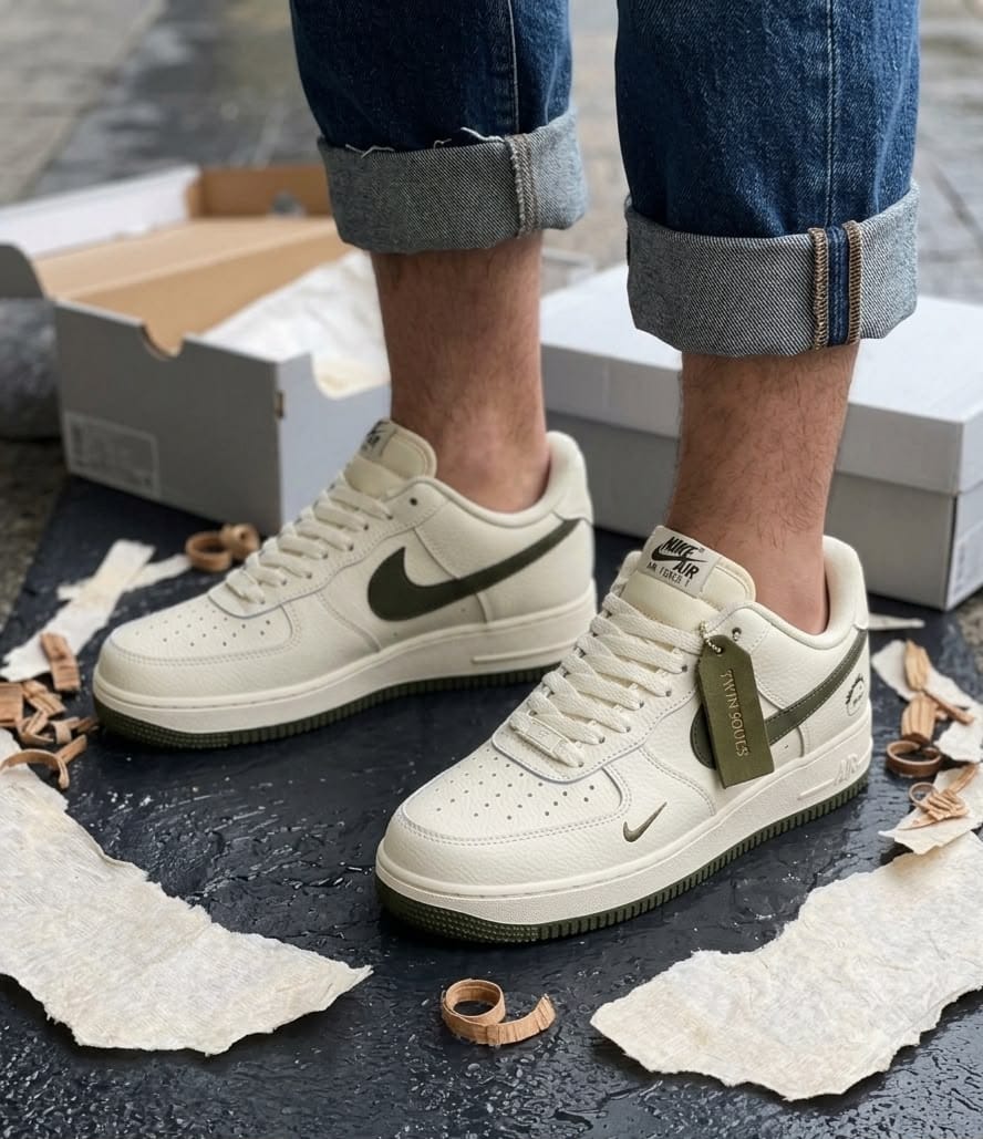 NIKE AIRFORCE ONE KAWS LDT EDTN