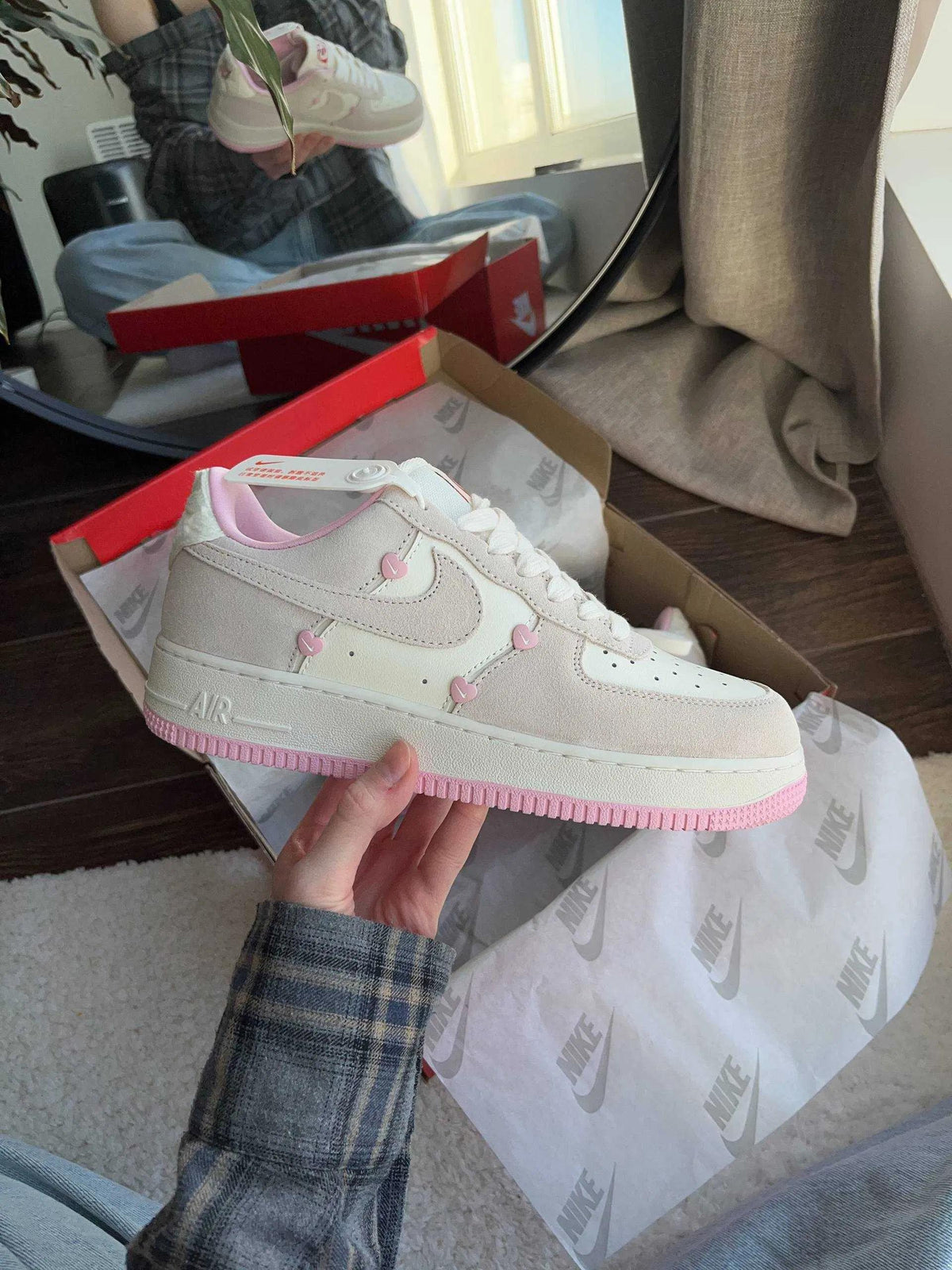 NIKE AIRFORCE 1  LOW VALENTINES DAY 2025