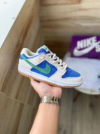 NIKE SB DUNK LOW HYPER ROYAL