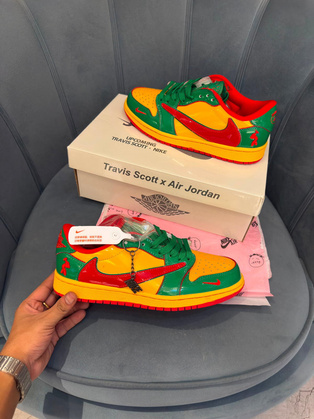 AIR JORDANS TRAVIS SCOTT HIGH X CONCRETE BOYS