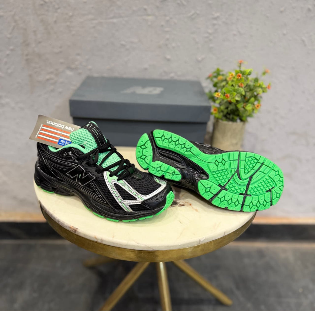 NEW BALANCE 1906 METALLIC GREEN
