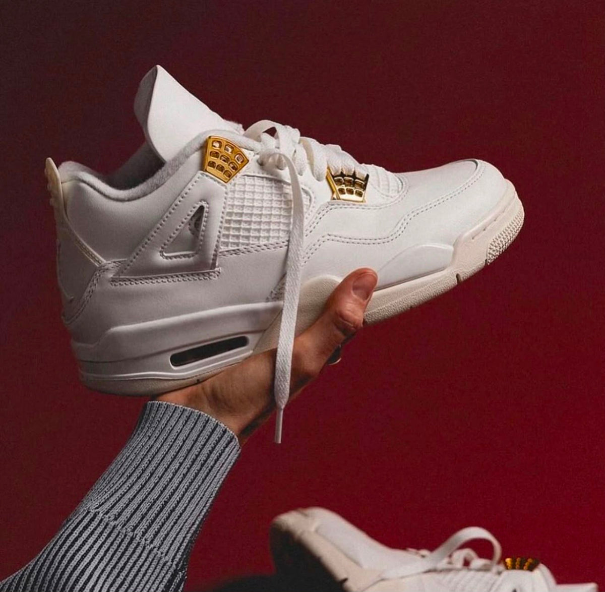 NIKE AIR JORDAN 4 RETRO METALLIC GOLD