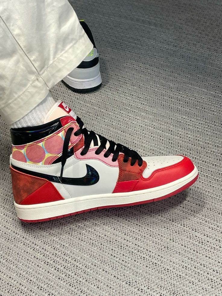 AIR JORDAN 1 x MARVEL SPIDERMAN ACROSS THE SPIDER VERSE U.A