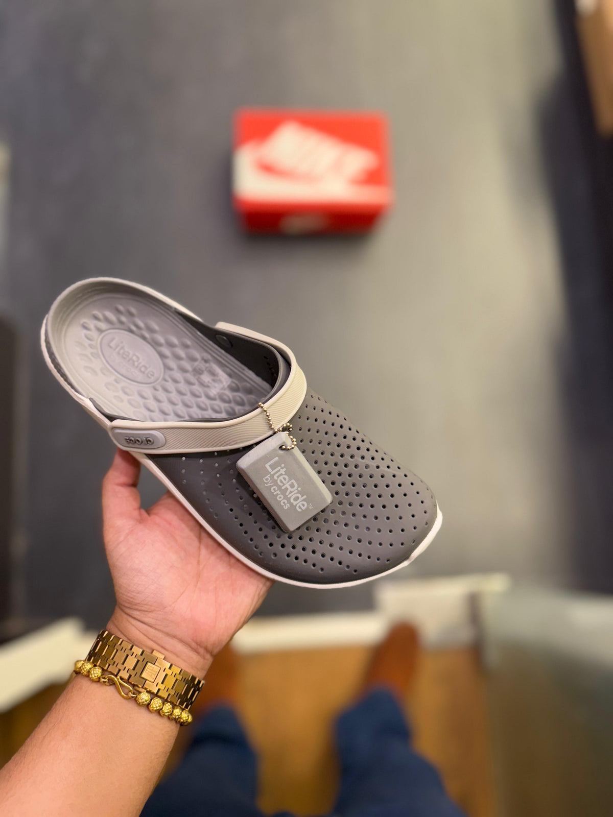 CROCS