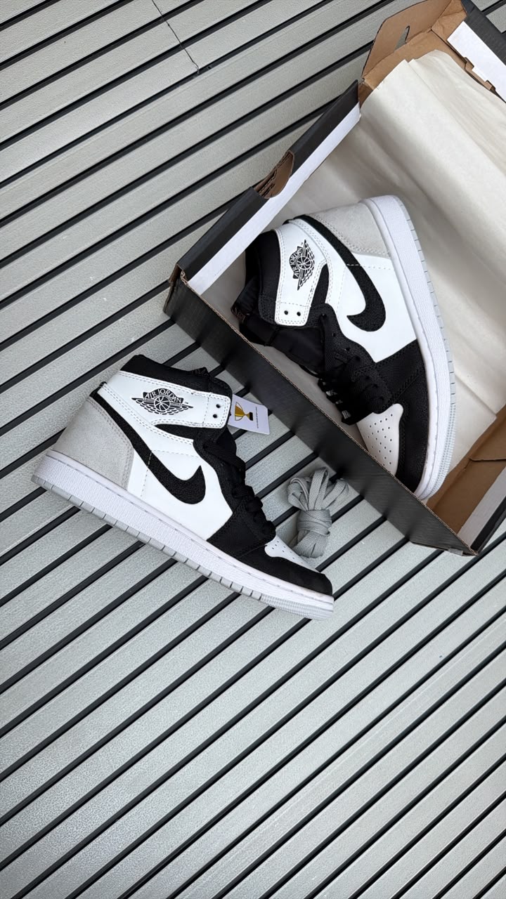 NIKE AIR JORDAN ONE MID LIGHT SMOKE GREY