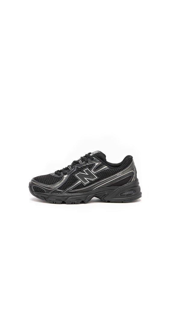 NEW BALANCE 740  BLACK AND WHITE