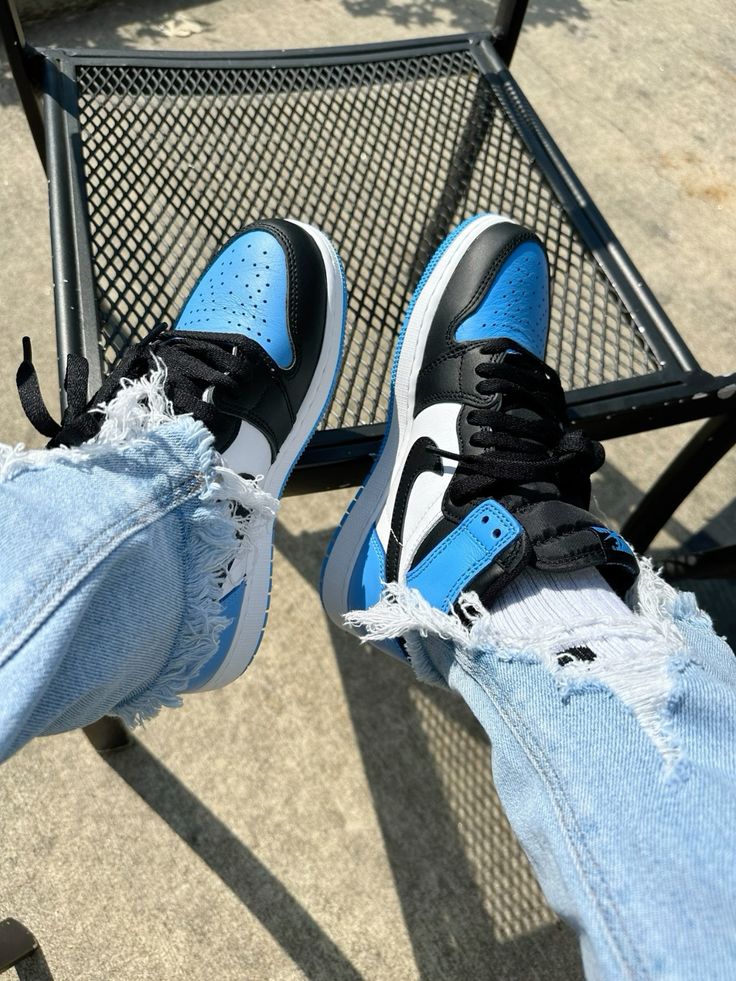 AIR JORDAN 1 HIGH UNC TOE